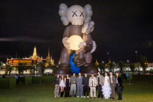 KAWS จับมือ ออลไรท์รีเซิร์ฟ และ เซ็นทรัล เอ็มบาสซี ภูมิใจเสนอ “KAWS:HOLIDAY THAILAND” ครั้งแรกในไทย! เปิดให้ชมแล้ววันนี้ ณ สนามหลวง